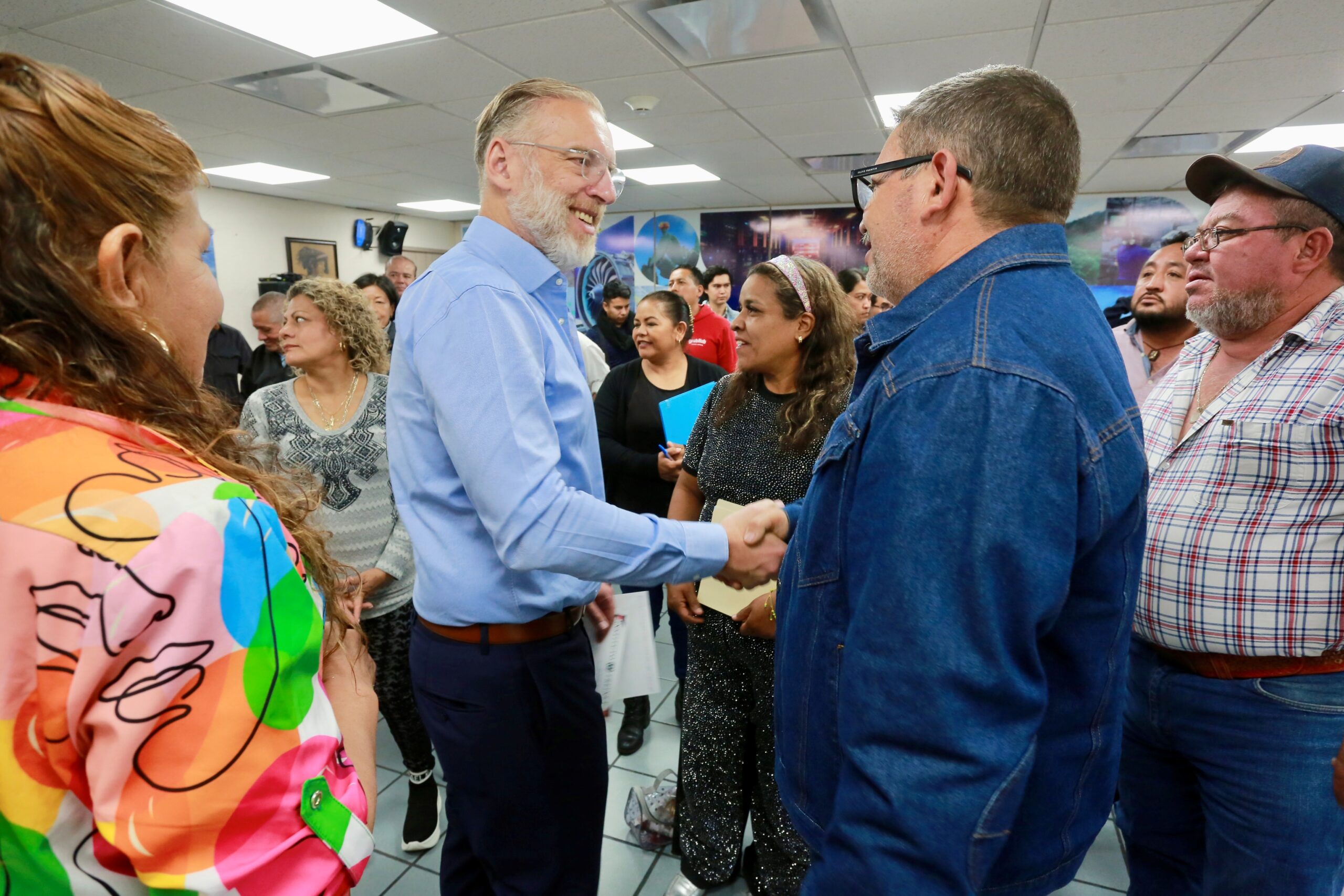 Marco Del Prete impulsa apoyos para comerciantes de Querétaro