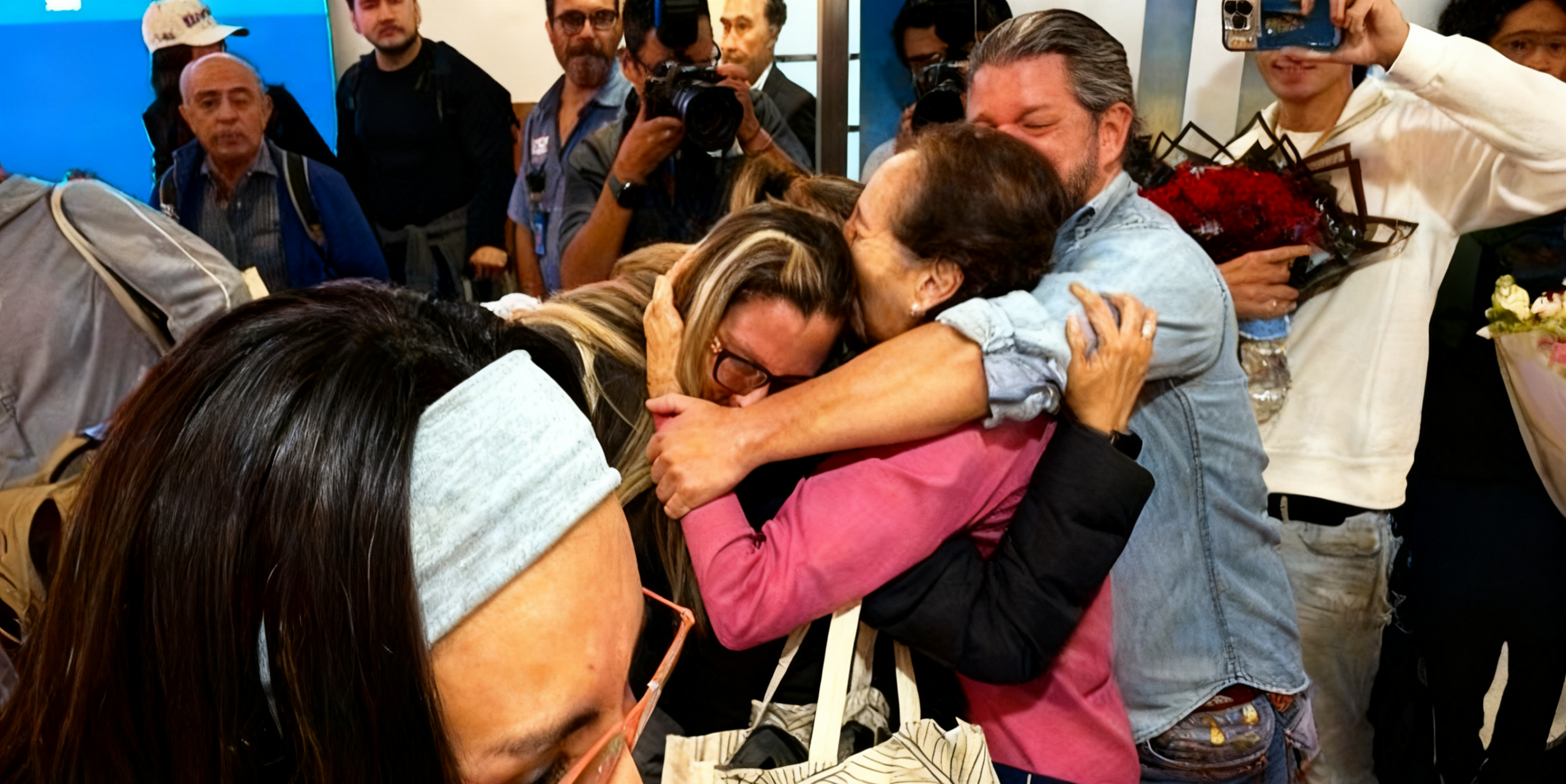 Regresan a Querétaro 52 viajeros que quedaron varados en Dubái